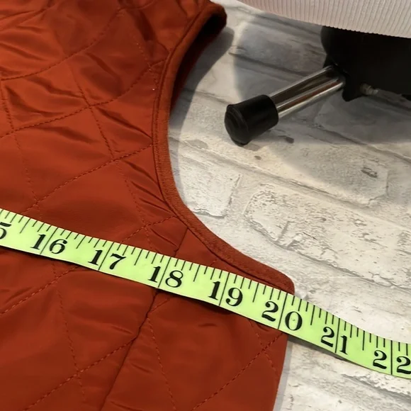 Talbots copper vest snaps pockets poly satin outer shell inside microfiber - Picture 9 of 11